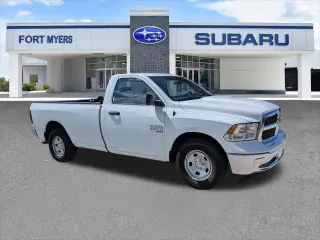 Ram 1500 Clásico 2022 4x2 Tradesman 2p Puerta Regular Cab 8 ft. LB Pickup