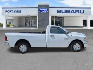 Ram 1500 Clásico 2022 4x2 Tradesman 2p Puerta Regular Cab 8 ft. LB Pickup