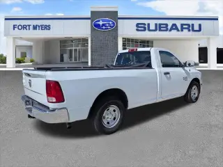 Ram 1500 Clásico 2022 4x2 Tradesman 2p Puerta Regular Cab 8 ft. LB Pickup