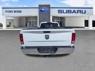 Ram 1500 Clásico 2022 4x2 Tradesman 2p Puerta Regular Cab 8 ft. LB Pickup