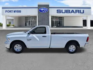 Ram 1500 Clásico 2022 4x2 Tradesman 2p Puerta Regular Cab 8 ft. LB Pickup