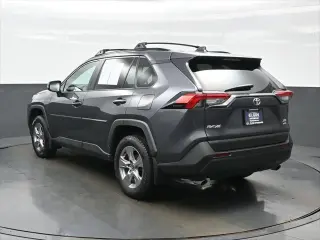 Toyota RAV4 2023 AWD XLE 4dr SUV