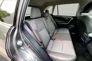 Toyota RAV4 2025 4x4 XLE 4p SUV