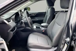 Toyota RAV4 2025 4x4 XLE 4p SUV
