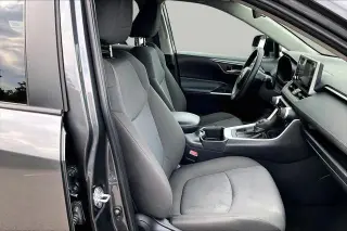 Toyota RAV4 2025 4x4 XLE 4p SUV