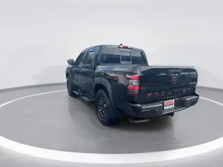 Nissan Frontier 2022 4x4 PRO-4X 4dr Crew Cab 5 ft. SB