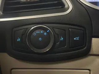 Ford Edge 2017 AWD Titanium 4dr Crossover