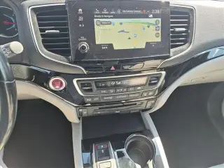Honda Pilot 2020 AWD Touring SUV de 4 puertas con asientos traseros de mando
