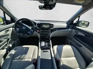 Honda Pilot 2020 AWD Touring SUV de 4 puertas con asientos traseros de mando