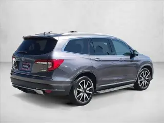 Honda Pilot 2020 AWD Touring SUV de 4 puertas con asientos traseros de mando