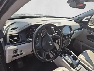 Honda Pilot 2020 AWD Touring SUV de 4 puertas con asientos traseros de mando