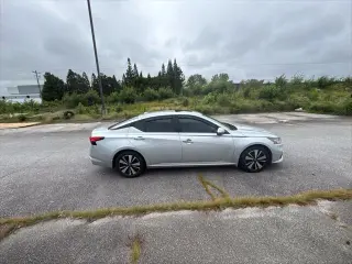 Nissan Altima 2021 2.5 SV 4dr Sedán