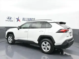 Toyota RAV4 2021 XLE 4dr SUV