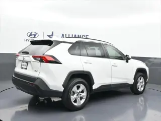 Toyota RAV4 2021 XLE 4dr SUV