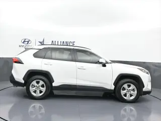Toyota RAV4 2021 XLE 4dr SUV
