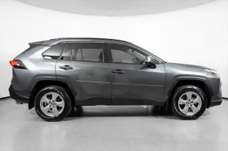 Toyota RAV4 2023 AWD XLE 4dr SUV