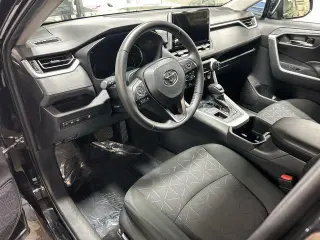 Toyota RAV4 2024 AWD XLE 4dr SUV