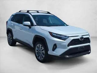 Toyota RAV4 2023 XLE Premium 4dr SUV