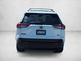Toyota RAV4 2023 XLE Premium 4dr SUV