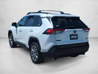 Toyota RAV4 2023 XLE Premium 4dr SUV
