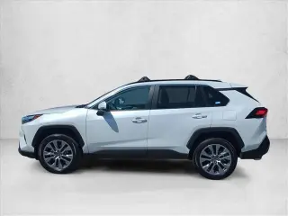 Toyota RAV4 2023 XLE Premium 4dr SUV
