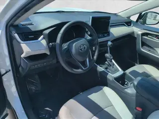Toyota RAV4 2023 XLE Premium 4dr SUV