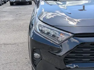 Toyota RAV4 2020 XLE Premium 4p SUV