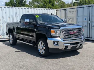 GMC Sierra 2500HD 2017 4x4 SLT 4dr Double Cab LB
