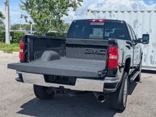 GMC Sierra 2500HD 2017 4x4 SLT 4dr Double Cab LB