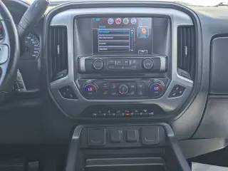 GMC Sierra 2500HD 2017 4x4 SLT 4dr Double Cab LB