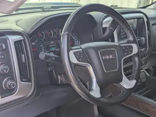 GMC Sierra 2500HD 2017 4x4 SLT 4dr Double Cab LB