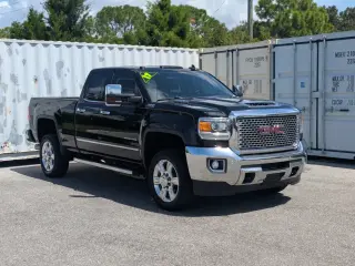 GMC Sierra 2500HD 2017 4x4 SLT 4dr Double Cab LB