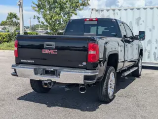 GMC Sierra 2500HD 2017 4x4 SLT 4dr Double Cab LB