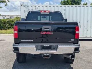 GMC Sierra 2500HD 2017 4x4 SLT 4dr Double Cab LB