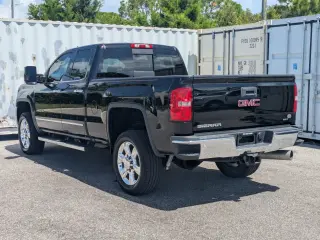 GMC Sierra 2500HD 2017 4x4 SLT 4dr Double Cab LB