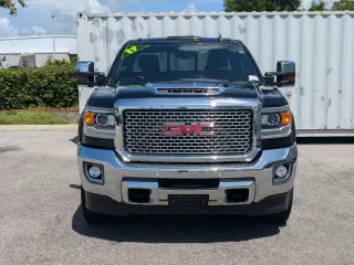 GMC Sierra 2500HD 2017 4x4 SLT 4dr Double Cab LB