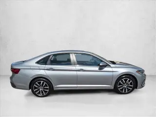Volkswagen Jetta 2025 SE 4dr Sedan