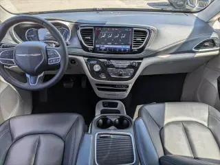 Chrysler Pacifica Plug-In Hybrid 2024 Select 4dr Mini-Van