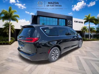 Chrysler Pacifica Plug-In Hybrid 2024 Select 4dr Mini-Van