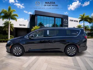 Chrysler Pacifica Plug-In Hybrid 2024 Select 4dr Mini-Van