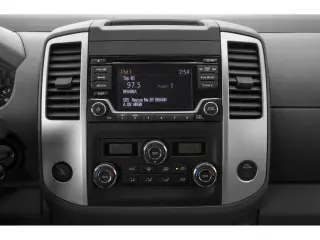 Nissan Frontier 2019 4x2 SV 4p Camión de pasajeros 5 ft. CB 5P