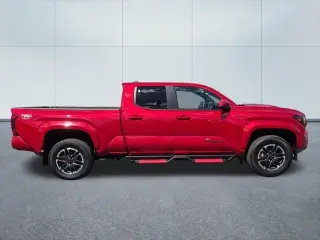 Toyota Tacoma 2024 4x4 TRD Sport 4p Puertas Doble Cabina 5.0 ft SB 8A