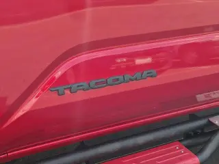 Toyota Tacoma 2024 4x4 TRD Sport 4p Puertas Doble Cabina 5.0 ft SB 8A