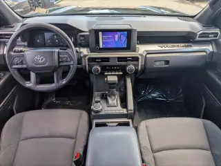 Toyota Tacoma 2024 4x4 SR5 4dr Cab doble 5.0 ft SB