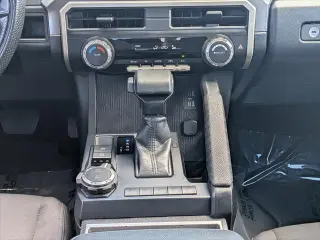 Toyota Tacoma 2024 4x4 SR5 4dr Cab doble 5.0 ft SB
