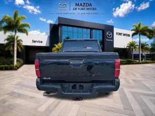 Toyota Tacoma 2024 4x4 SR5 4dr Cab doble 5.0 ft SB