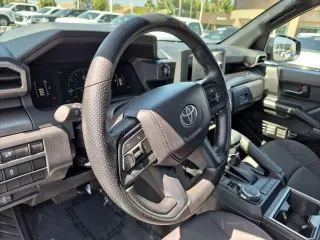 Toyota Tacoma 2025 4x4 SR5 4dr Double Cab 5.0 ft SB