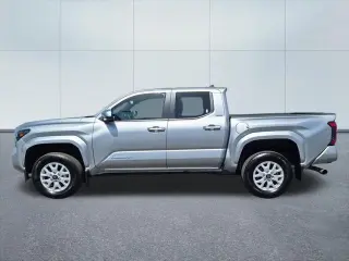 Toyota Tacoma 2025 4x4 SR5 4dr Double Cab 5.0 ft SB