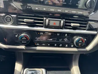 Nissan Pathfinder 2023 AWD SL 4dr SUV