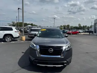 Nissan Pathfinder 2023 AWD SL 4dr SUV
